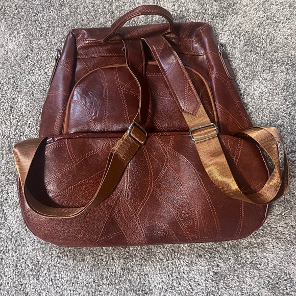 backpack - Picture 3 of 6